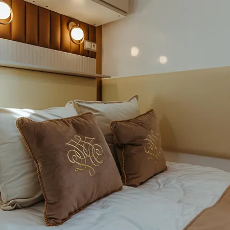 Grand Ht Houseboats- Domki Na Wodzie - Jacuzzi, Sauna, Motorboat Großmöllen Zimmer foto