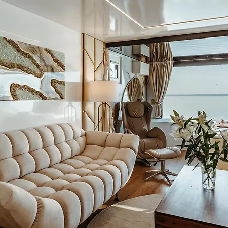 Grand Ht Houseboats- Domki Na Wodzie - Jacuzzi, Sauna, Motorboat Großmöllen Zimmer foto