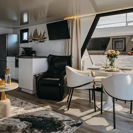 Grand Ht Houseboats- Domki Na Wodzie - Jacuzzi, Sauna, Motorboat Großmöllen Zimmer foto