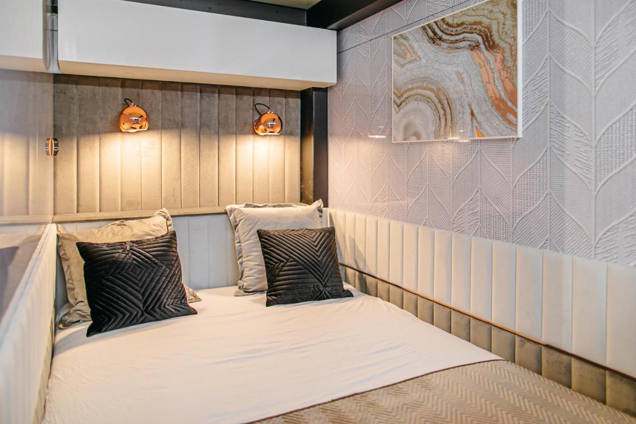 Grand Ht Houseboats- Domki Na Wodzie - Jacuzzi, Sauna, Motorboat Botel *
