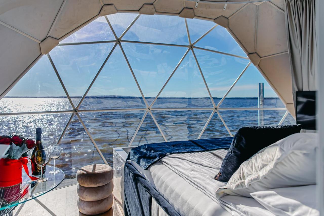 Hotel na wodzie Domki na wodzie - Grand HT Houseboats - with sauna, jacuzzi&massage chair