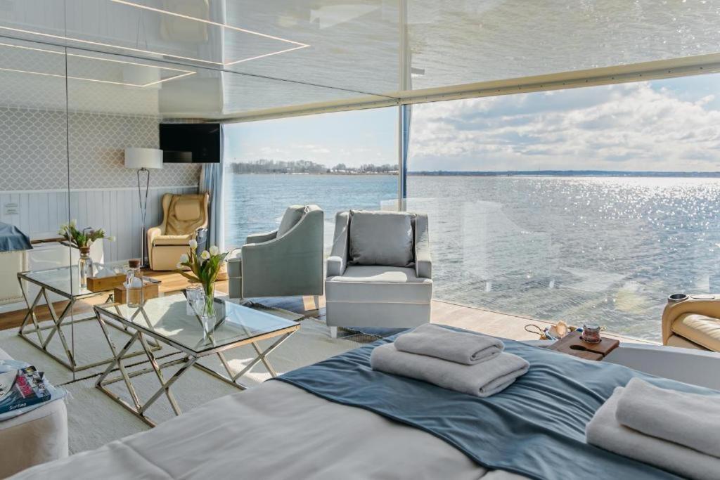 Grand Ht Houseboats- Domki Na Wodzie - Jacuzzi, Sauna, Motorboat Botel
