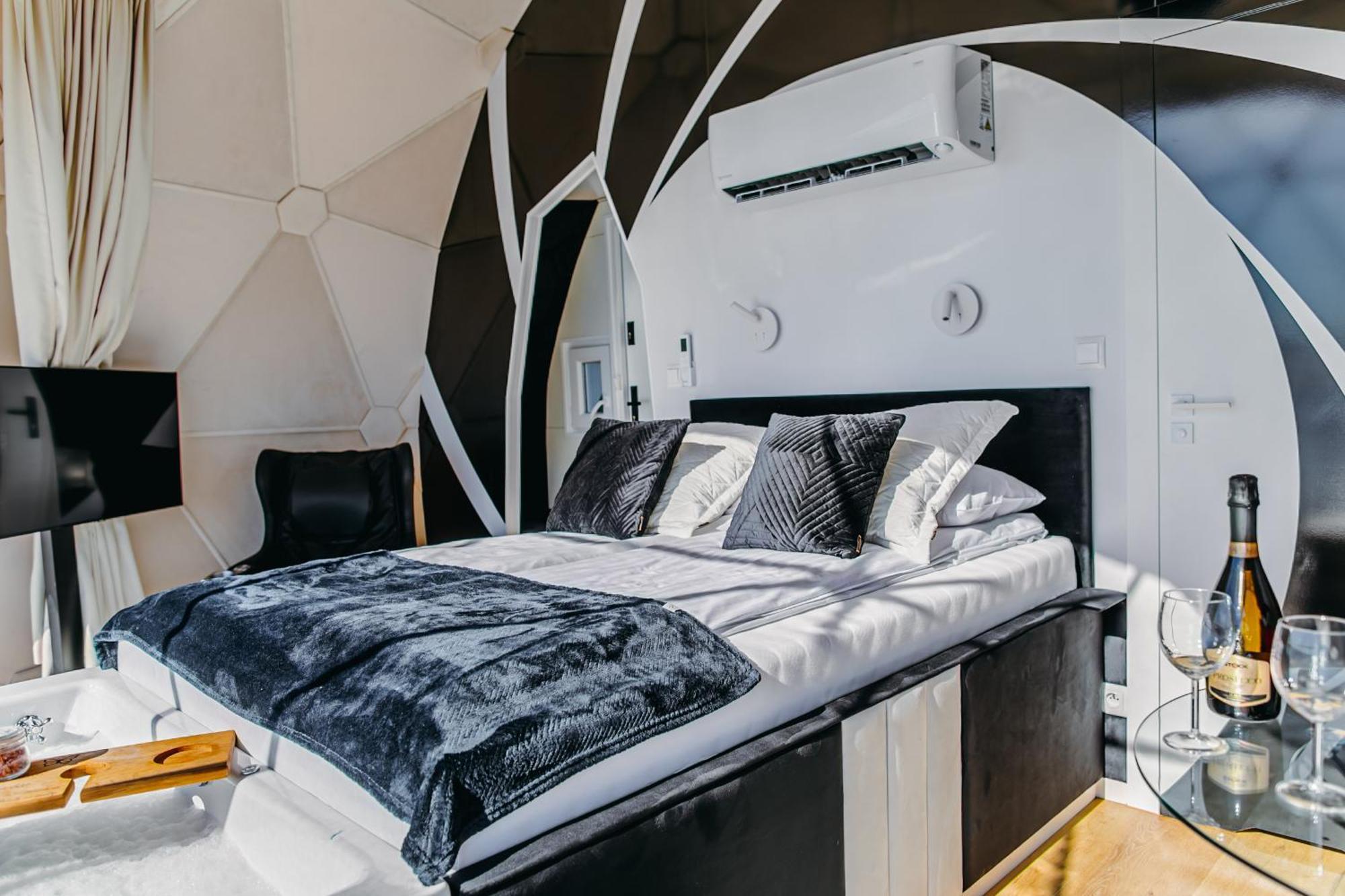 Botel Grand Ht Houseboats- Domki Na Wodzie - Jacuzzi, Sauna, Motorboat Großmöllen