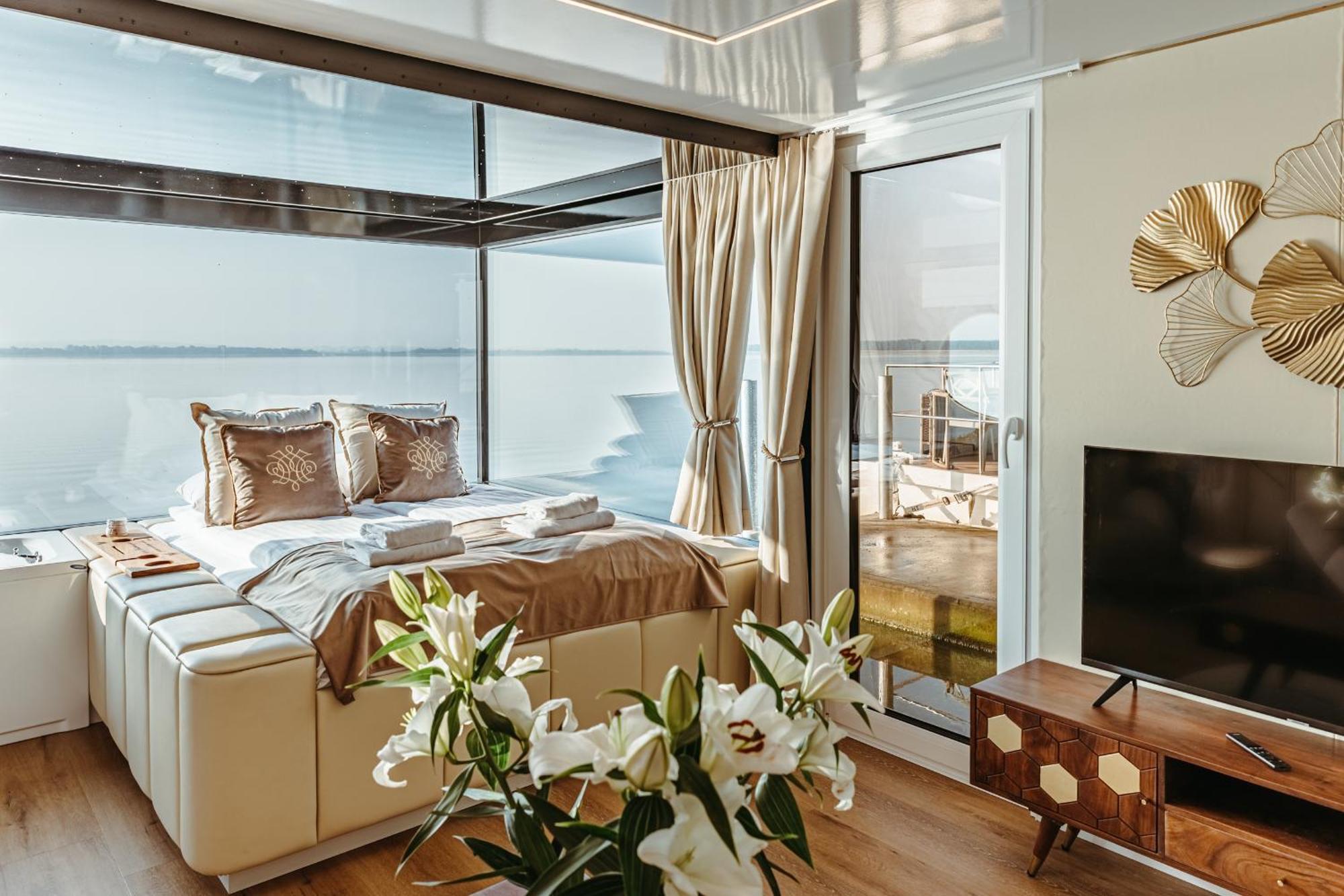 Grand Ht Houseboats- Domki Na Wodzie - Jacuzzi, Sauna, Motorboat