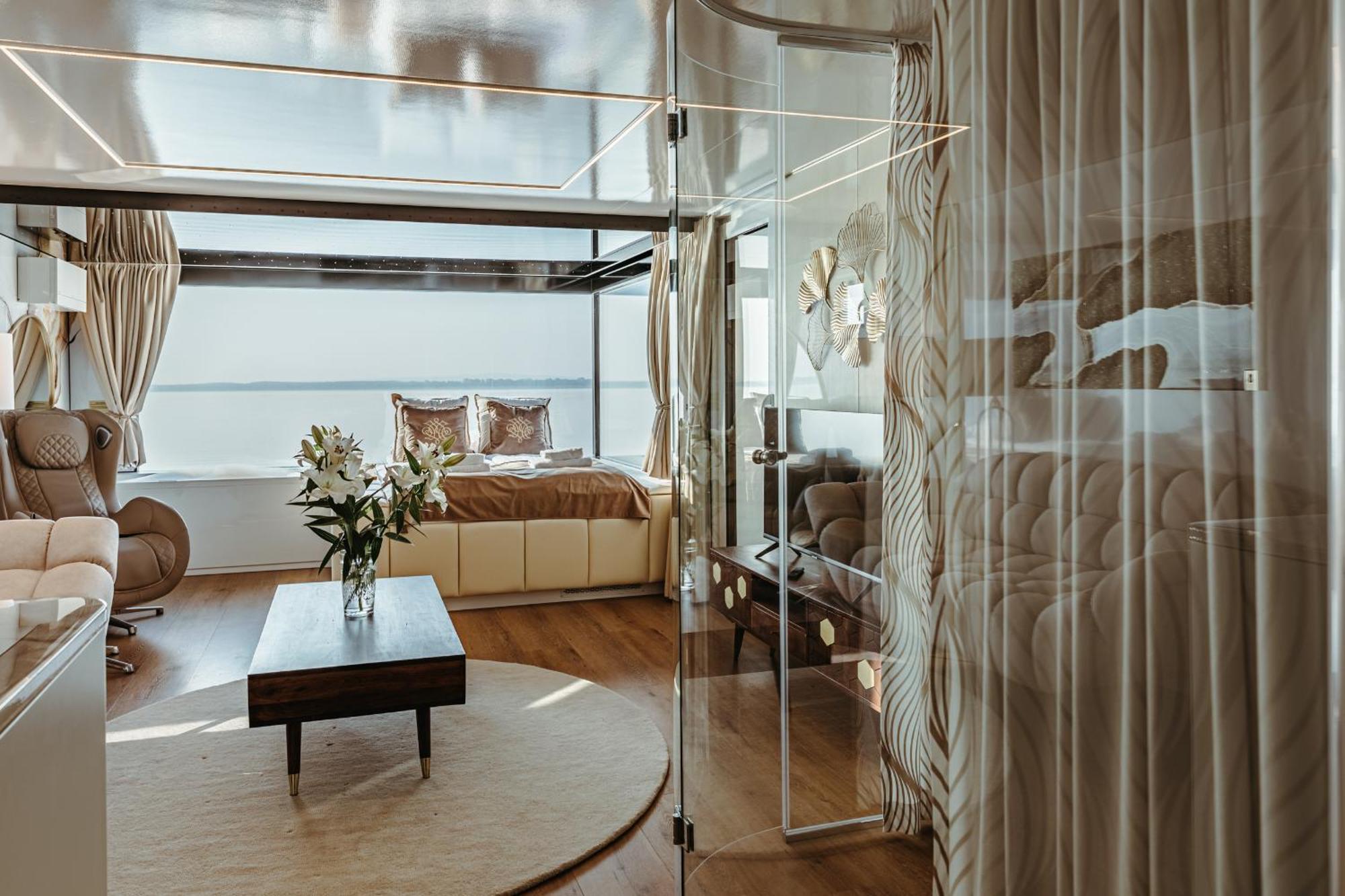 Botel Grand Ht Houseboats- Domki Na Wodzie - Jacuzzi, Sauna, Motorboat