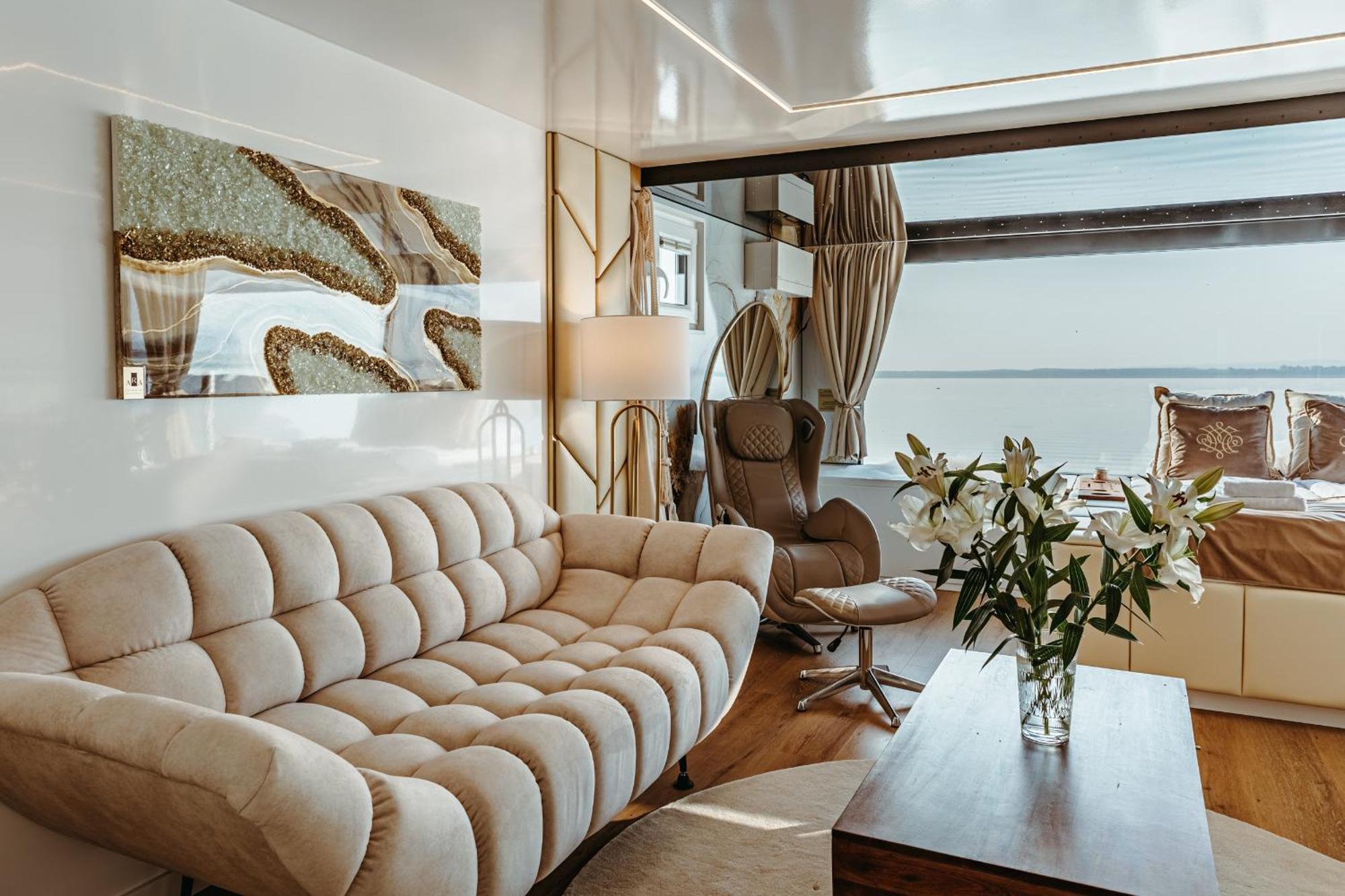 Domki na wodzie - Grand HT Houseboats - with sauna, jacuzzi&massage chair Hotel na wodzie Mielno (Koszalin)
