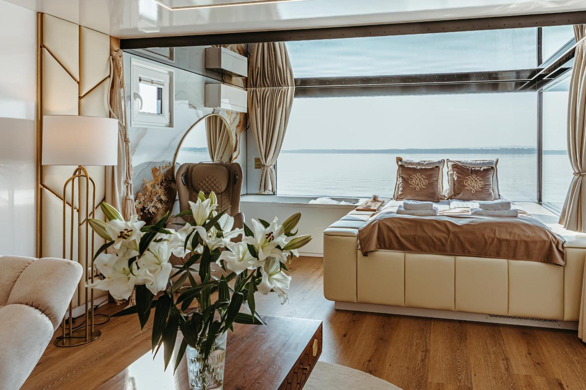 Grand Ht Houseboats- Domki Na Wodzie - Jacuzzi, Sauna, Motorboat Großmöllen