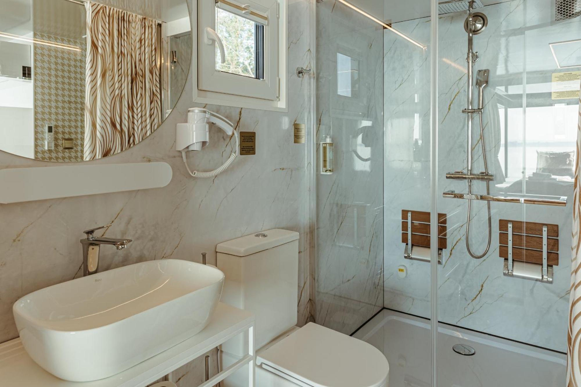 Grand Ht Houseboats - Na Wodzie - Sauna, Jacuzzi, Kominek Botel Mielno (Koszalin)