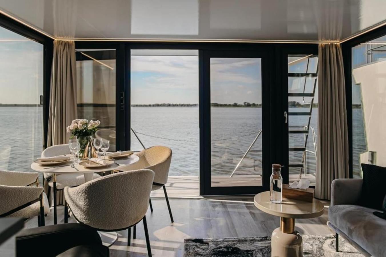 Botel Grand Ht Houseboats- Domki Na Wodzie - Jacuzzi, Sauna, Motorboat *