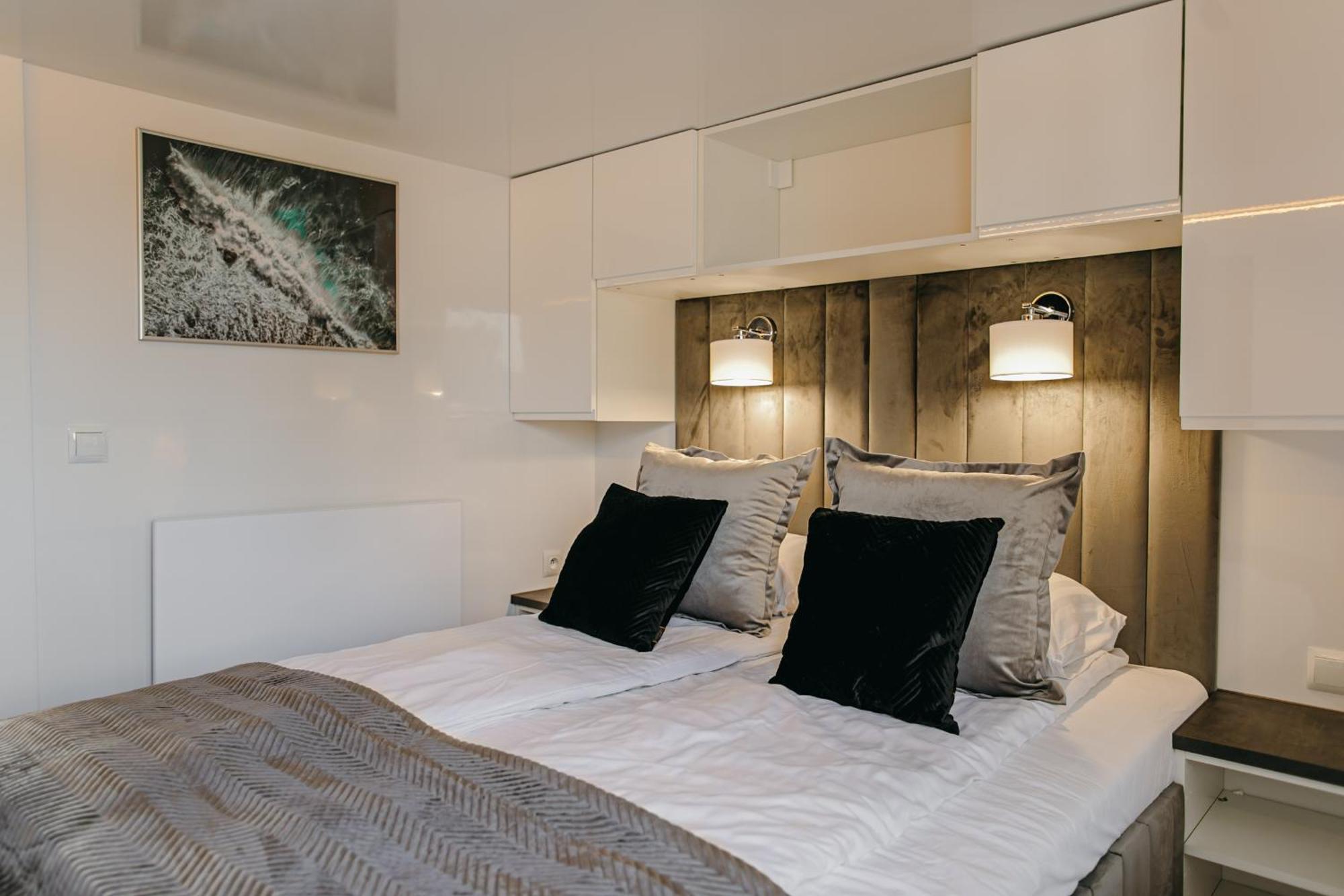 Grand Ht Houseboats- Domki Na Wodzie - Jacuzzi, Sauna, Motorboat Großmöllen