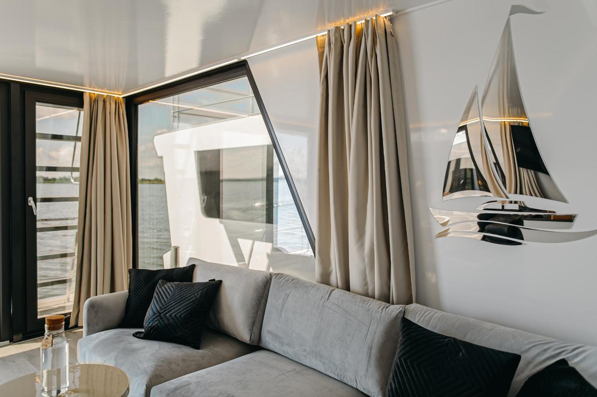 Grand Ht Houseboats- Domki Na Wodzie - Jacuzzi, Sauna, Motorboat *